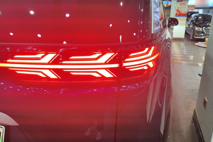 Used Denza D9 2022 DM-i 970 Four-Wheel Drive Prestige Model
