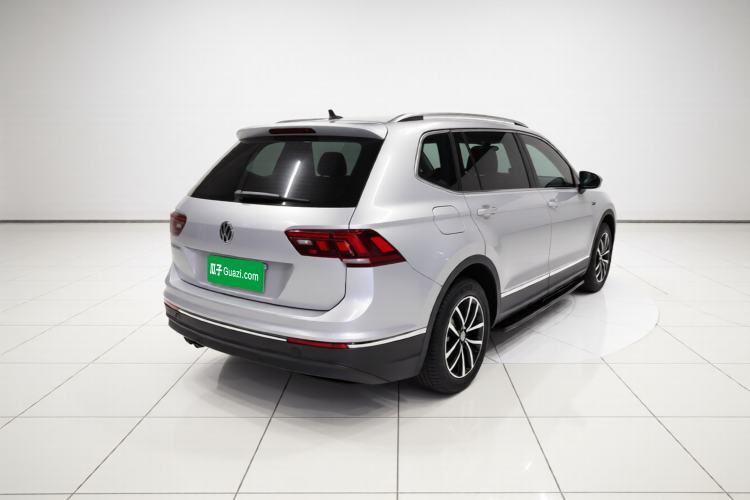 Used Volkswagen Tiguan L 2018 330TSI Automatic Two-Wheel Drive Comfort Edition Rear Right 45 Deg