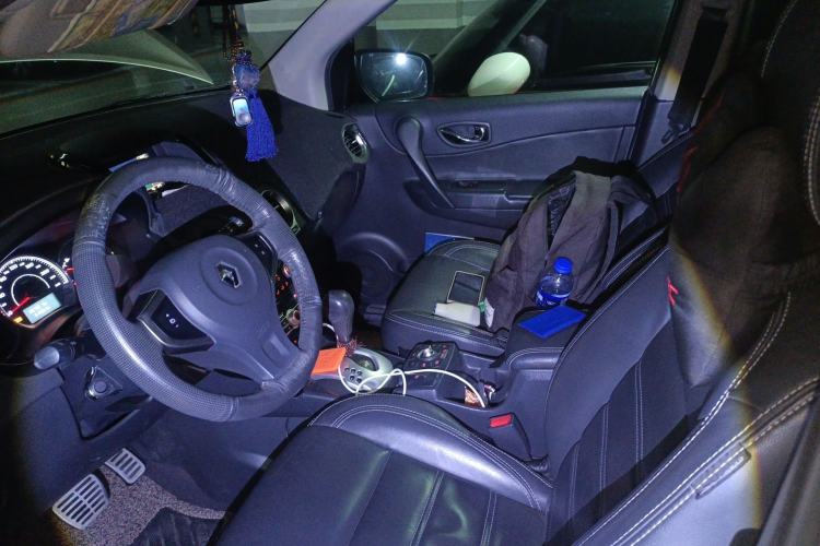 Used Renault Koleos 2012 2.5L Two-Wheel Drive Comfort Edition with Navigation Left Front Seat