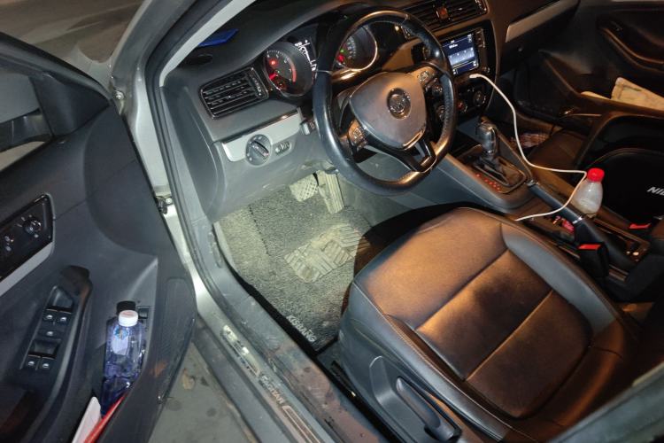 Used Volkswagen Sagitar 2017 230TSI Automatic Comfort Version Driver Seat