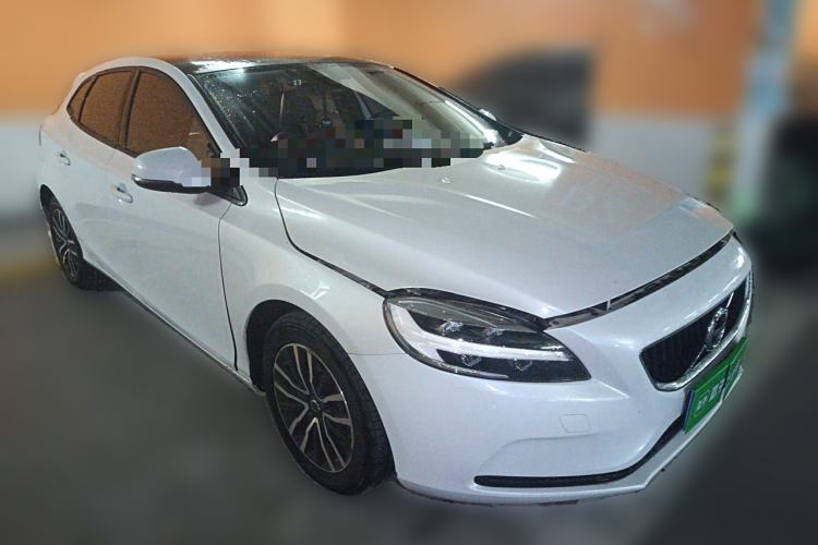 Used Volvo V40 2017 T3 Zhiyi Edition
