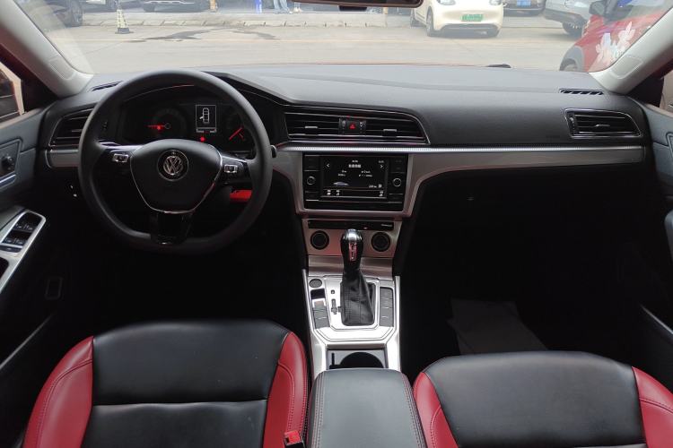 Used Volkswagen Lamando 2019 230TSI DSG Vision Edition China VI Standard Center Console