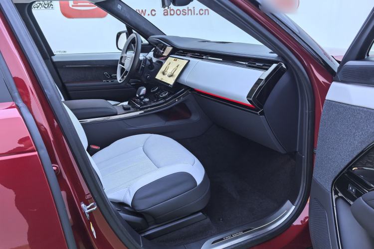 Used Land Rover Range SportNew Energy 2023 P510e Plug-in Hybrid – First Edition Interior 11