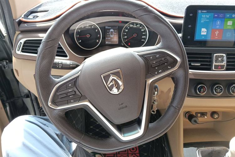 Used Baojun 730 2017 1.5T Manual Fashion Version 7 Seats China V Emission Standard
