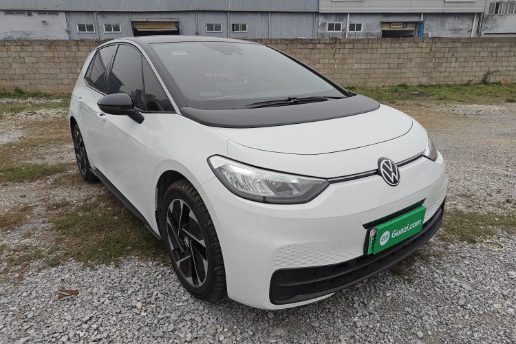 Used Volkswagen ID.3 2025 Smart Version Pure & Intelligent Enjoyment Edition Front Right 45 Deg