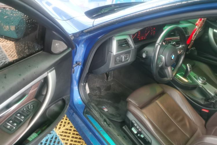 Used BMW 3 Series 2019 320i M Sport Night Edition Driver Seat