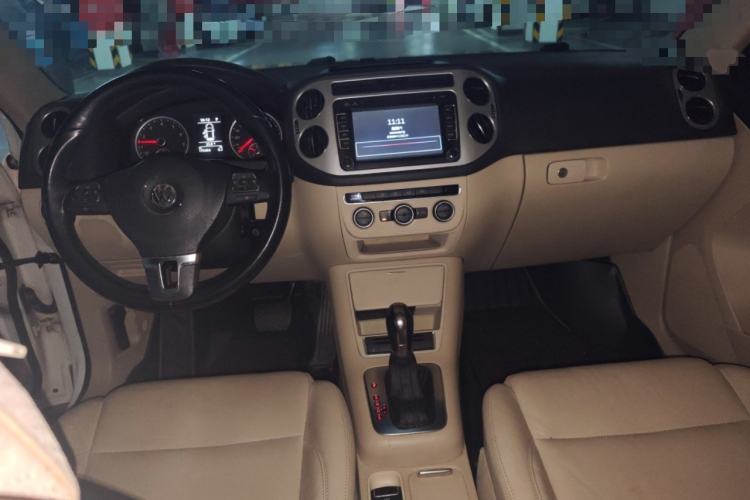 Used Volkswagen Tiguan 2013 1.8 TSI Automatic Two-Wheel Drive Comfort Edition Center Console