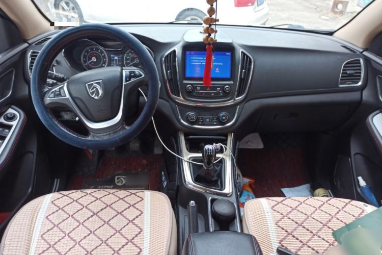 Used Baojun 560 2015 1.8L manual luxury version