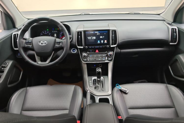 Used Hyundai ix35 2019 2.0L Automatic 2WD Zhiyong·Changxiang Edition China VI Standard Center Console