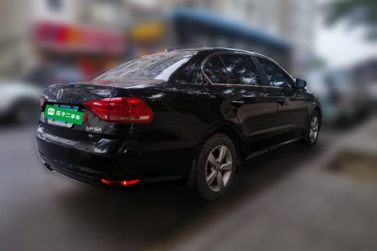 Used Volkswagen Lavida 2015 1.6L Manual Fashion Edition