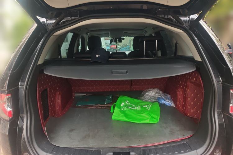 Used Land Rover Discovery Sport 2017 2.0T PURE Trunk