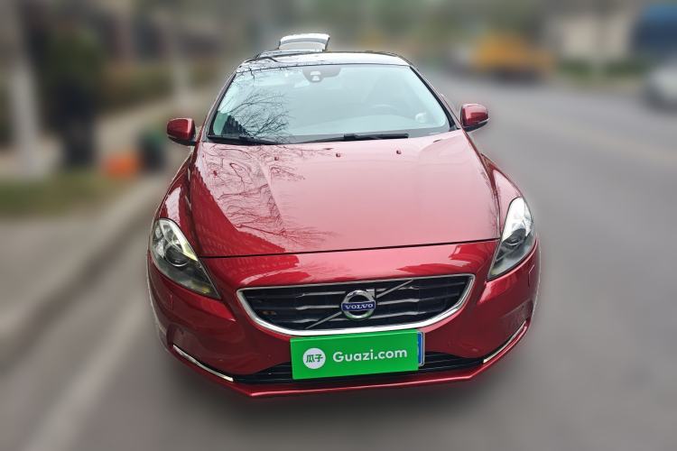 Used Volvo V40 2016 T4 Smart Luxury Edition
