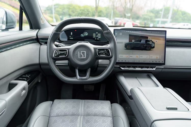 Used Zeekr 7X 2025 100 kWh Long-Range Rear-Wheel Drive with Intelligent Driving Features