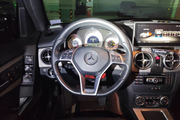 Used Mercedes-Benz GLK-Class 2015 GLK 260 4MATIC Dynamic Edition Ultimate Version
