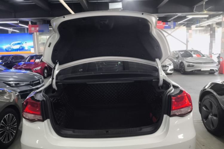 Used Chevrolet Malibu 2018 530T Automatic Luxury Edition Trunk