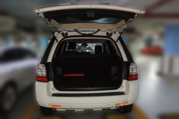 Used Land Rover Freelander 2 2010 3.2 i6 Automatic SE Gasoline Version Trunk