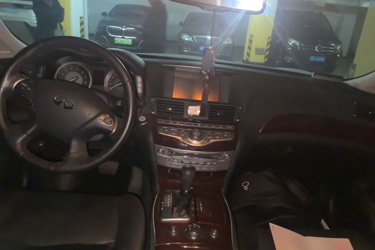 Used Infiniti Q70 2017 Q70L 2.5L Enjoyment Edition