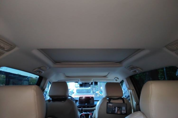 Used Buick GL8 2023 Land Executive Class Deluxe Model

