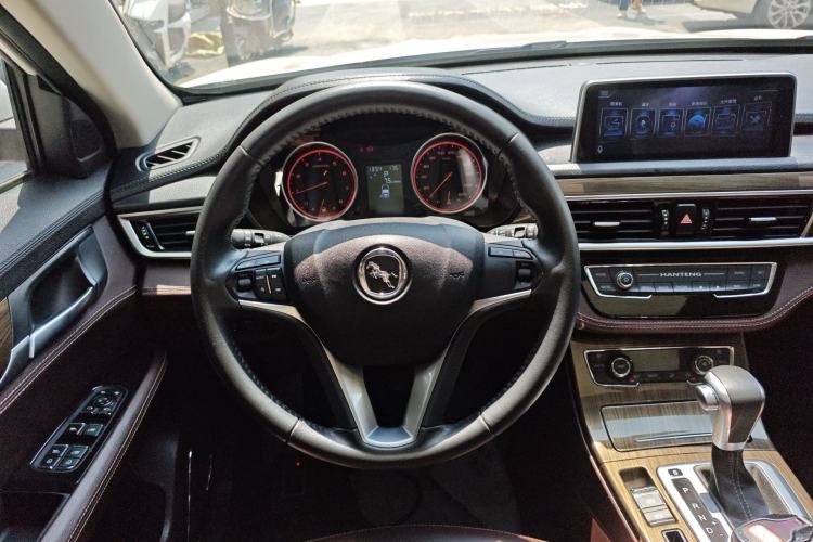 Used Hanteng X5 2020 1.5T Automatic Luxury Model 5 Seats Steering Wheel