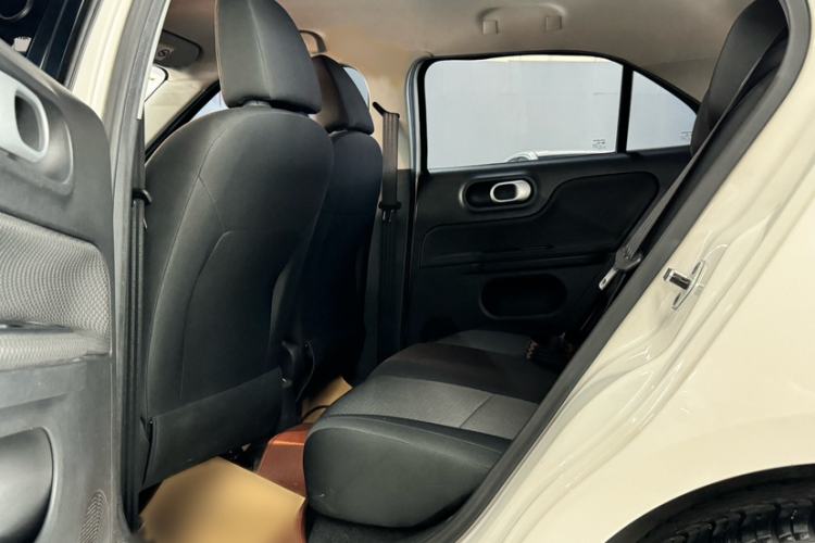 Used MG 3 2014 1.3L AMT Comfort Edition Interior 6