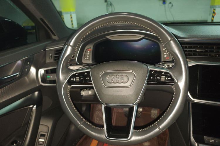 Used Audi A6L 2019 40 TFSI Luxury Dynamic Model Steering Wheel