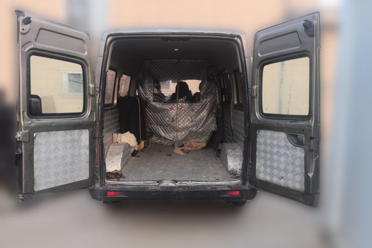 Used SAIC MAXUS Xintu V80 2019 2.5T Classic Edition 6-Speed Manual – Aoyuntong Short Wheelbase Mid-Height Design 5/6 Seats