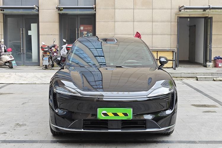 Used Hima Luxeed R7 2024 All-Electric 802 km Max Exterior 1