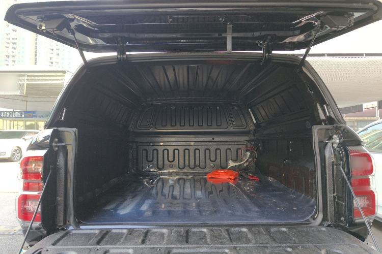 Used Great Wall King Kong Poer 2024 2.0T Automatic 8AT Diesel Two-Wheel-Drive Elite Flatbed
