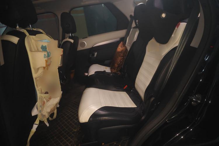 Used Land Rover Discovery 2023 Revised Version 360 PS R-Dynamic S
