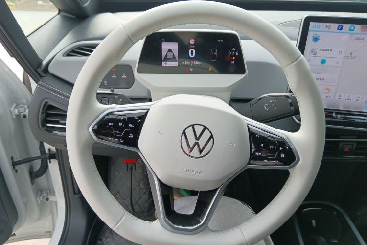 Used Volkswagen ID.3 2025 Smart Model Outstanding Oxygen Edition