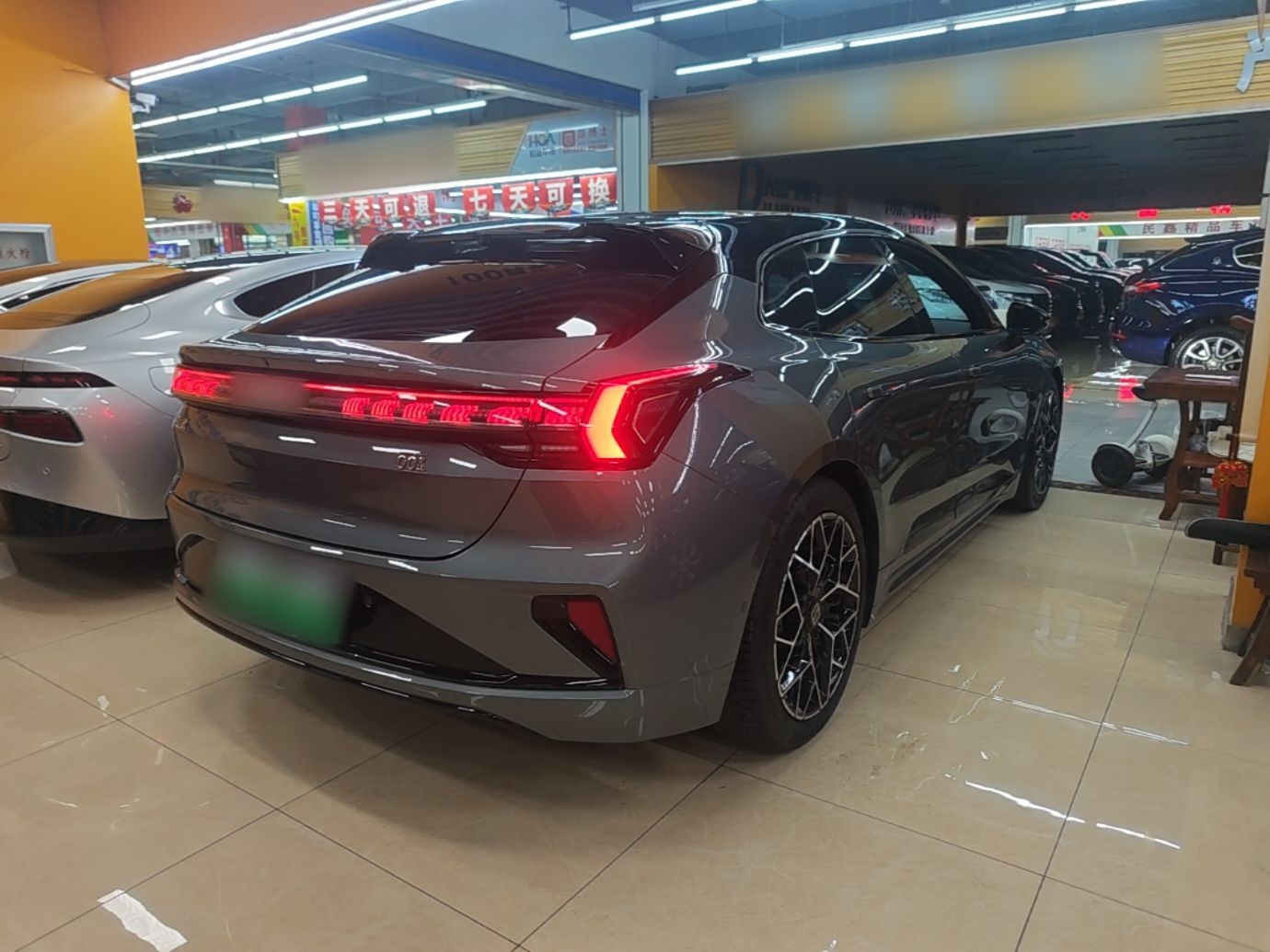 Zeekr 001 2024 ME Edition 100 kWh All-Wheel Drive — снимка 6