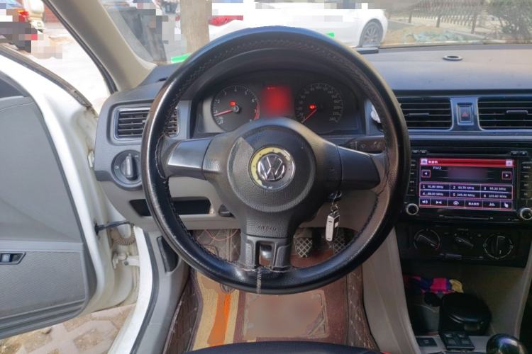 Used Volkswagen Santana 2015 1.6L Manual Fashion Edition