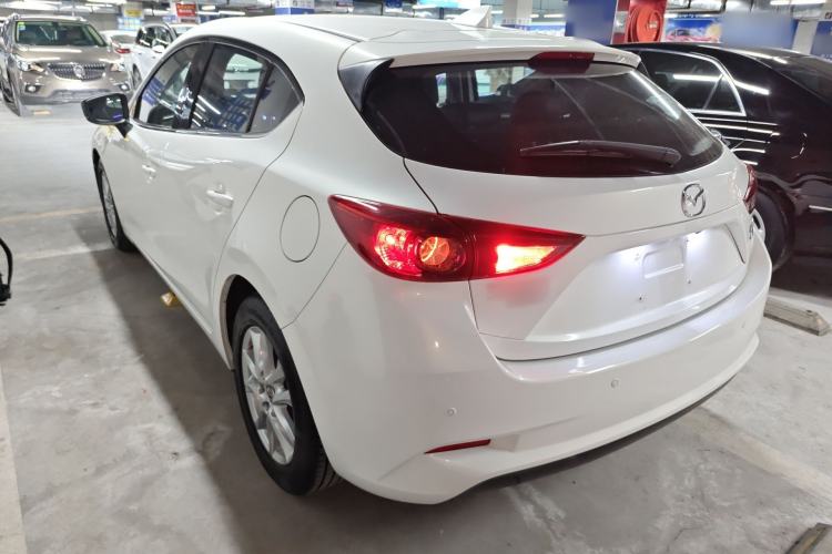 Used Mazda 3 Axela 2017 Hatchback 1.5L Automatic Comfort Model Emission Standard China V
