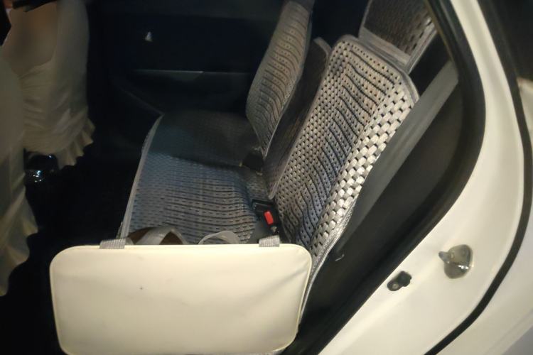 Used Kia K2 2012 Sedan 1.4L MT TOP Commemorative Edition