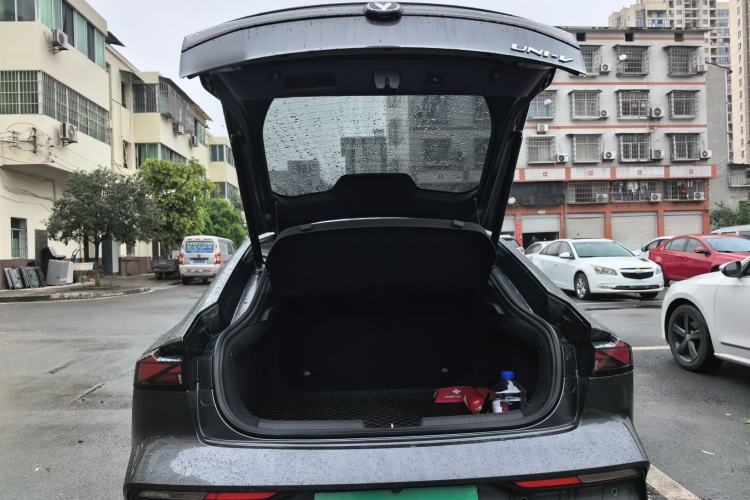 Used CHANGAN UNI-V 2022 1.5T Prestige Version