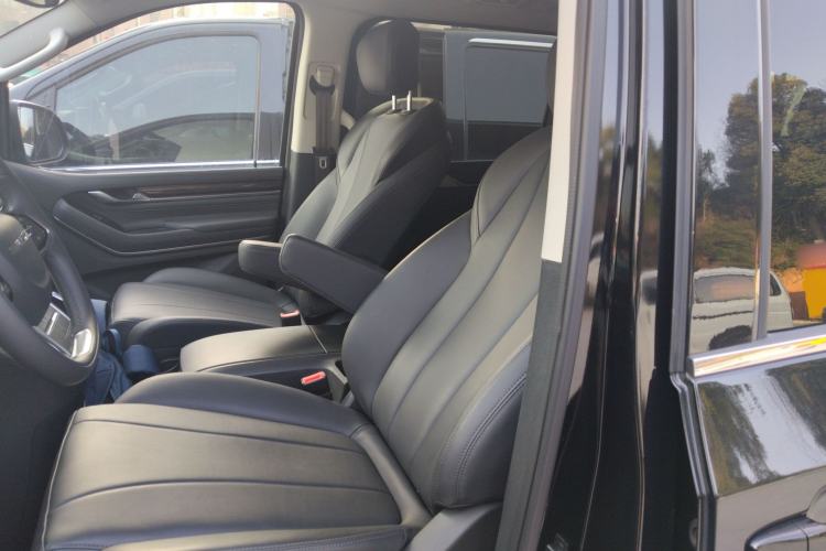 Used SAIC MAXUS G10 2025 MAX 2.0T Automatic Luxury Edition Diesel 7-Seater