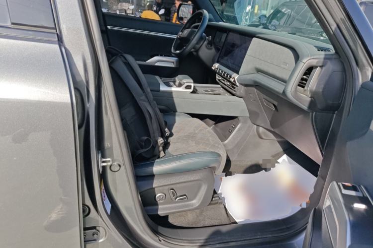 Used Deepal G318 2024 Four-Wheel-Drive Air Suspension Model
