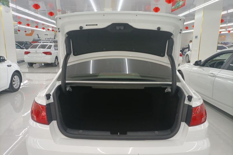 Used Geely Auto Emgrand GL 2017 1.8L Manual Elite Model Trunk