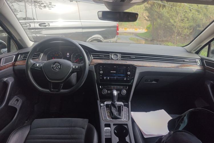 Used Volkswagen Magotan 2018 330TSI DSG Luxury Model
