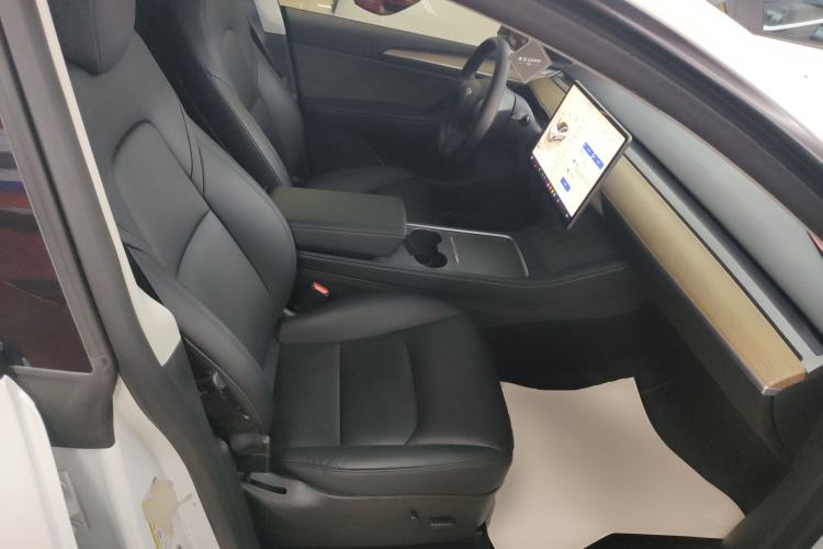 Used Tesla Model Y 2022 Long-Range All-Wheel-Drive Version