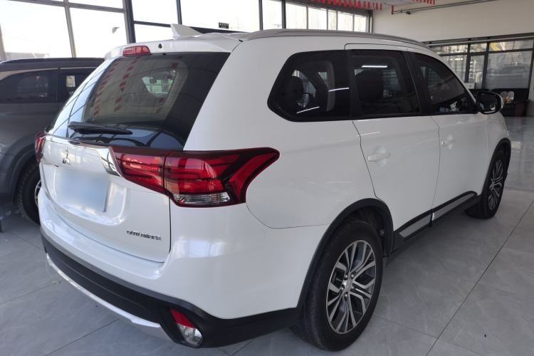 Used Mitsubishi Outlander 2018 2.0L Two-Wheel Drive Glory Edition 5 Seats