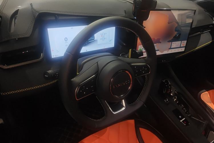 Used Lynk & Co 03 2025 1.5TD DCT Champion Edition Plus Center Console