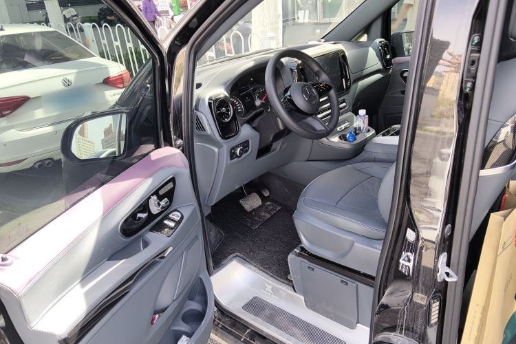 Used Mercedes-Benz Vito 2024 2.0T Elite Version 8 Seats