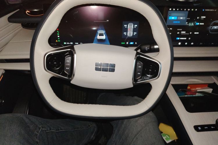 Used Geely Galaxy E8 2024 665 km Range Rear-Drive Starship Long-Range Version
