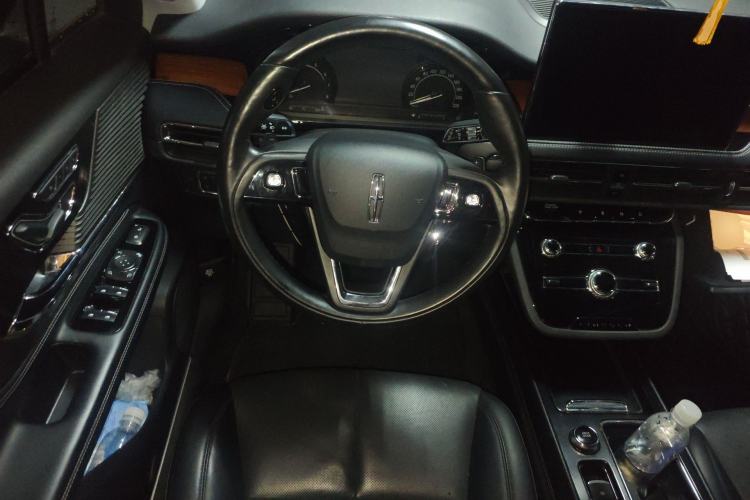 Used Lincoln Corsair 2021 2.0T Two-Wheel-Drive Luxury Edition Steering Wheel