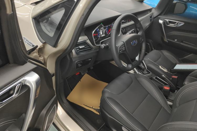 Used Geely Auto Vision X3 2017 1.5L Automatic Luxury Model Driver Seat