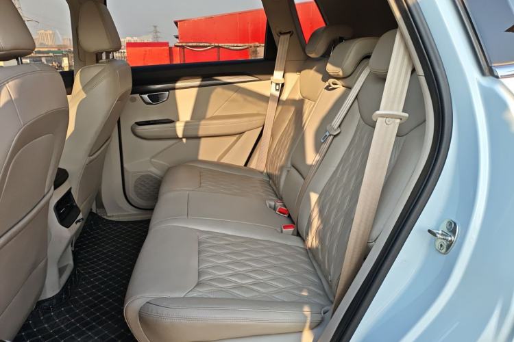 Used Wuling Asta 2022 2.0L DHT Electric-Speed Version
