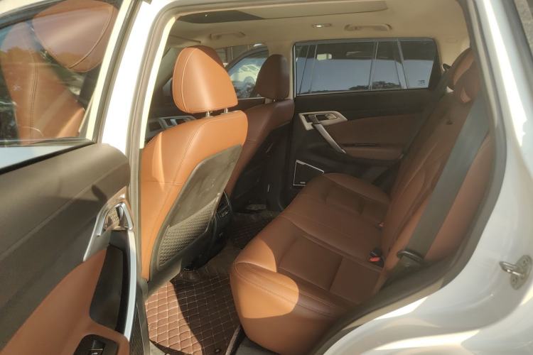 Used Geely Auto Emgrand X7 Sport 2018 1.8TD Automatic Two-Wheel Drive ZhiZun Model with 4G Connectivity
