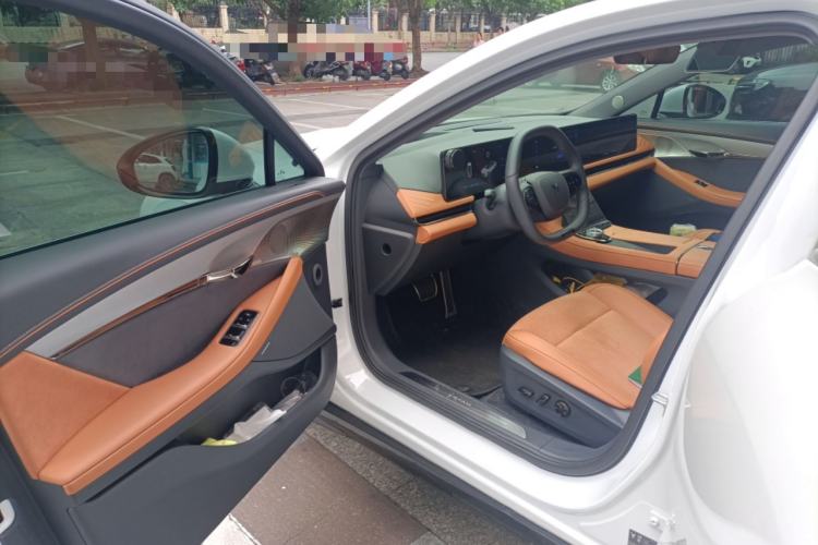 Used VOYAH PASSION 2024 PHEV Four-Wheel Drive Ultra-Long Range Executive Edition Driver Seat