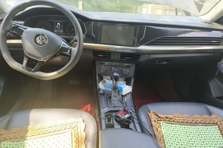 Used Volkswagen Passat 2019 280TSI Business Edition China VI Center Console